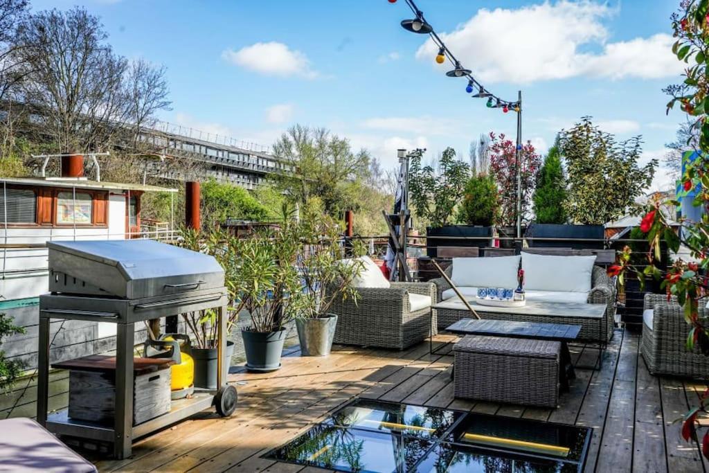 Riverside Barge At Issy 92130 Botel Paris